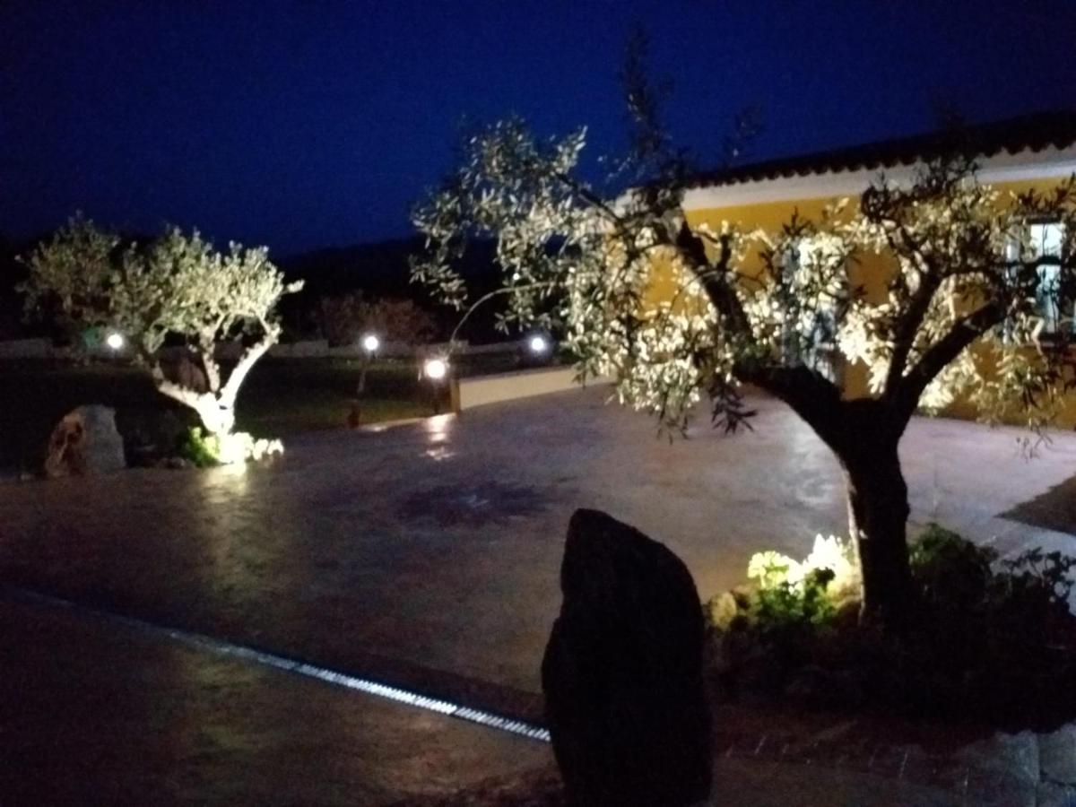 Indipendente Con Piscina Uso Esclusivo Internet Illimitato Villa Siniscola Exterior photo